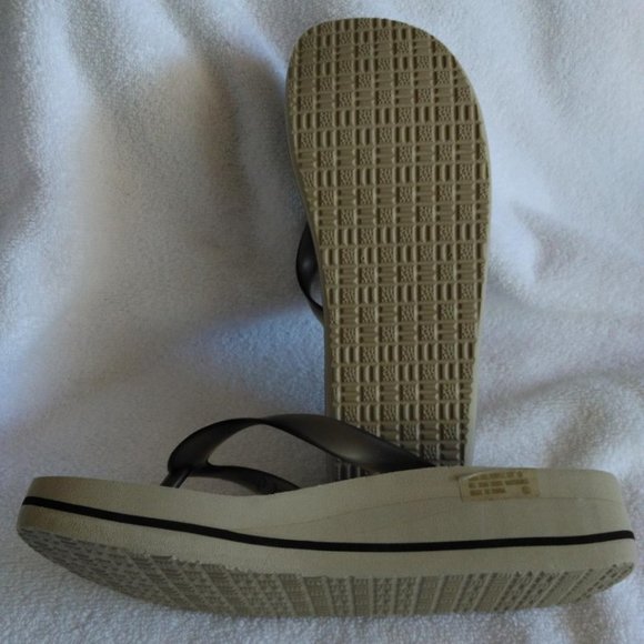 Women's Cruel Girl Hula Flip Flops Size 6 - Picture 7 of 8